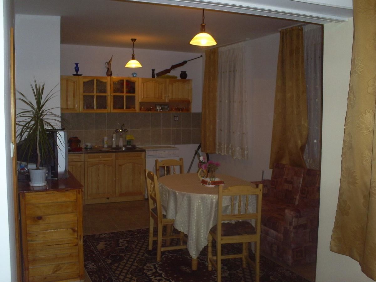 Отель Family Hotel Byalata Kashta Баните-33